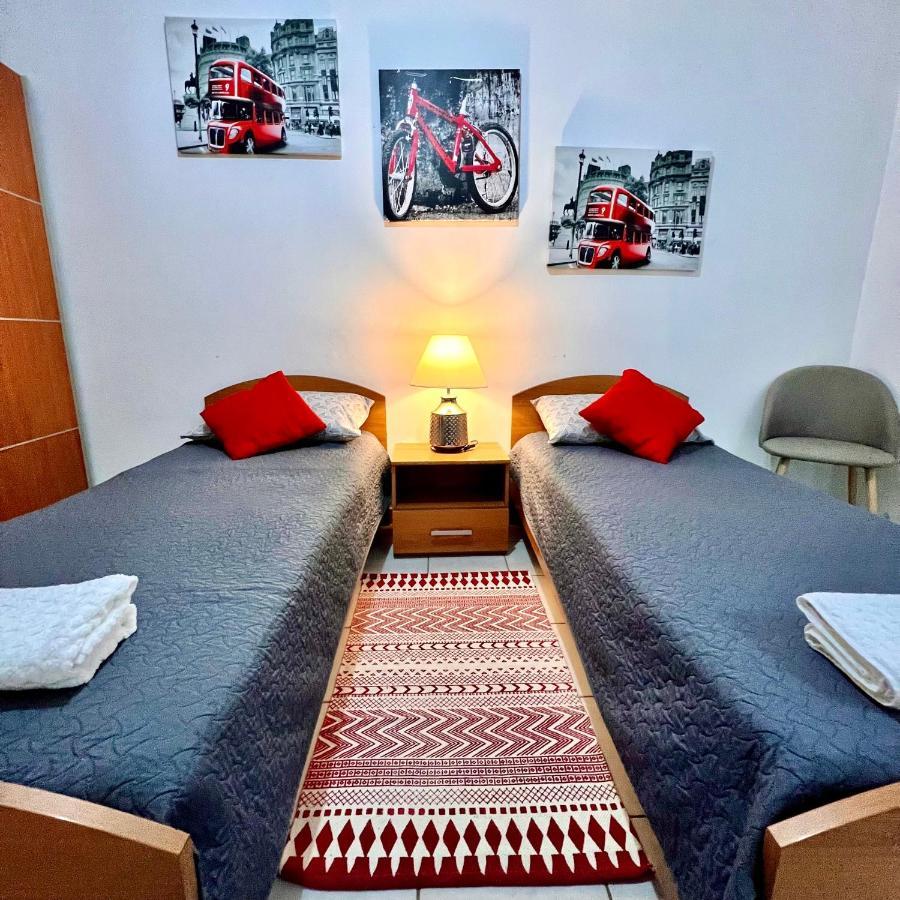 F2 - Lovely Two Bedrooms Flat Sea View, St Julians Saint Julian's Bagian luar foto