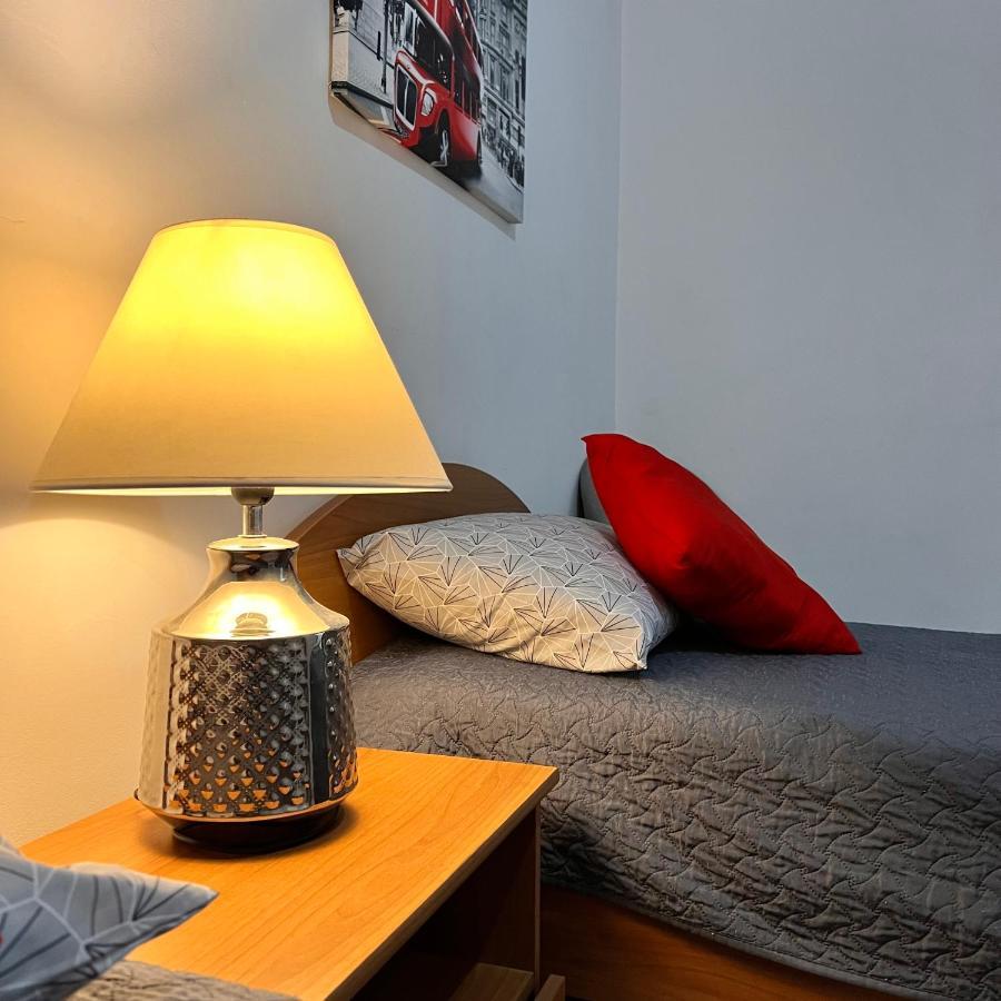 F2 - Lovely Two Bedrooms Flat Sea View, St Julians Saint Julian's Bagian luar foto